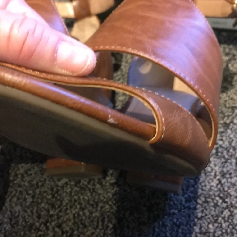 Coach and Four 3” Brown Strap Padded Footbed Block Heels Box Included Size 7